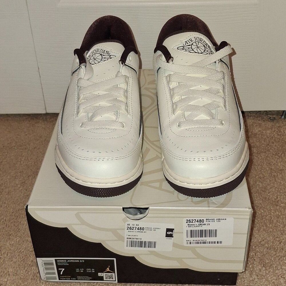 New with box Women's JORDAN 2/3 size 7 Sail/Earth FZ4122-120